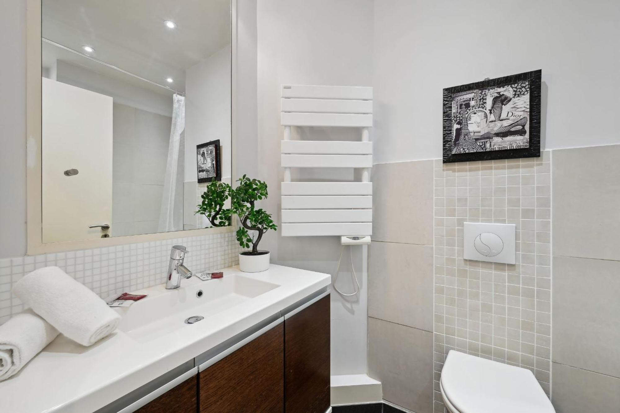 Champs-Elysees & Arc De Triomphe - Cityapartmentstay Париж Экстерьер фото